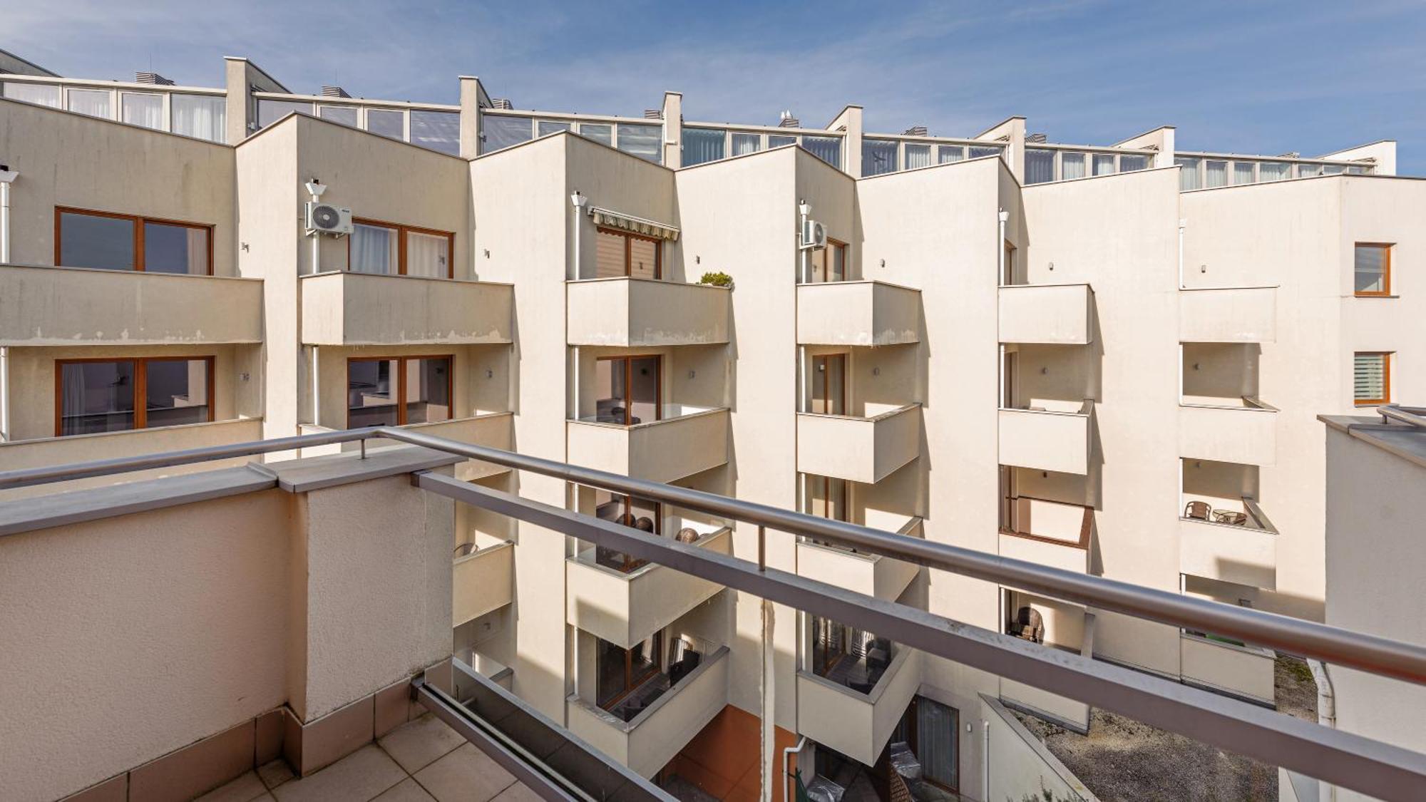 Maloves By Comfort Apartment